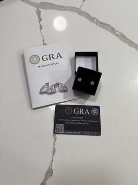 GRA Certified 1.0ct Round Brilliant Moissanite Stud Earrings D Color VVS1